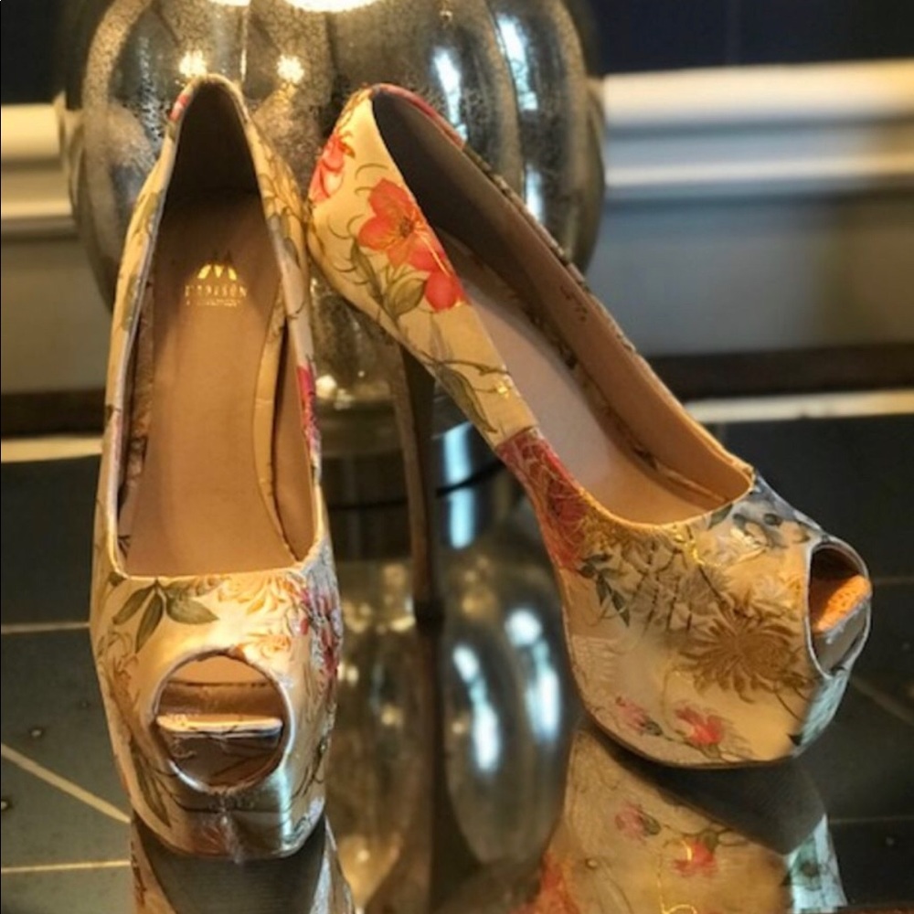 🎉THIS WEEKEND ONLY 🎉 Satin PeepToe Platforms